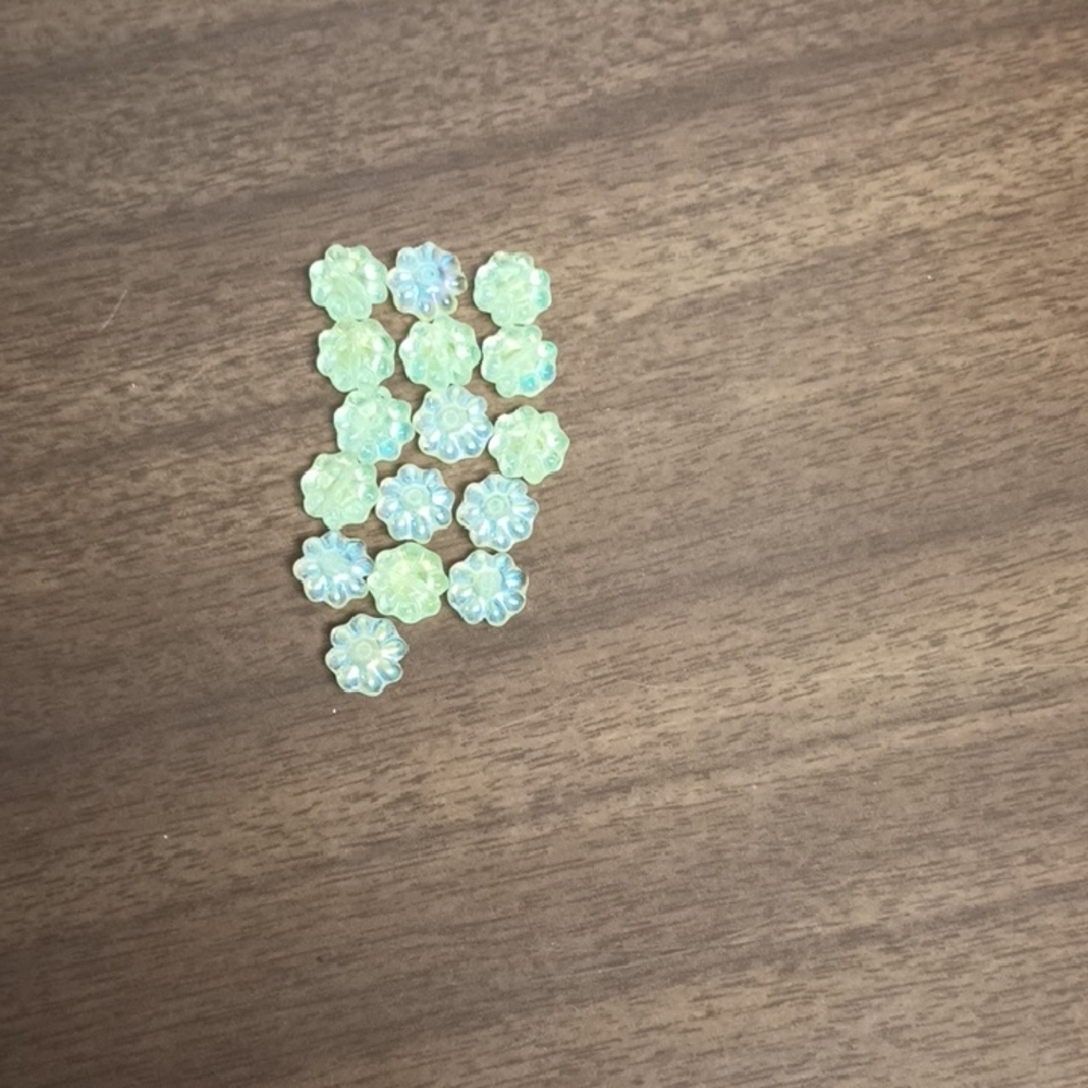 Vintage Uranium/Vaaoline Glass Floral Pattern Beads